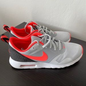 Nike Air Max Tavas Running Shoes sz. 9.5